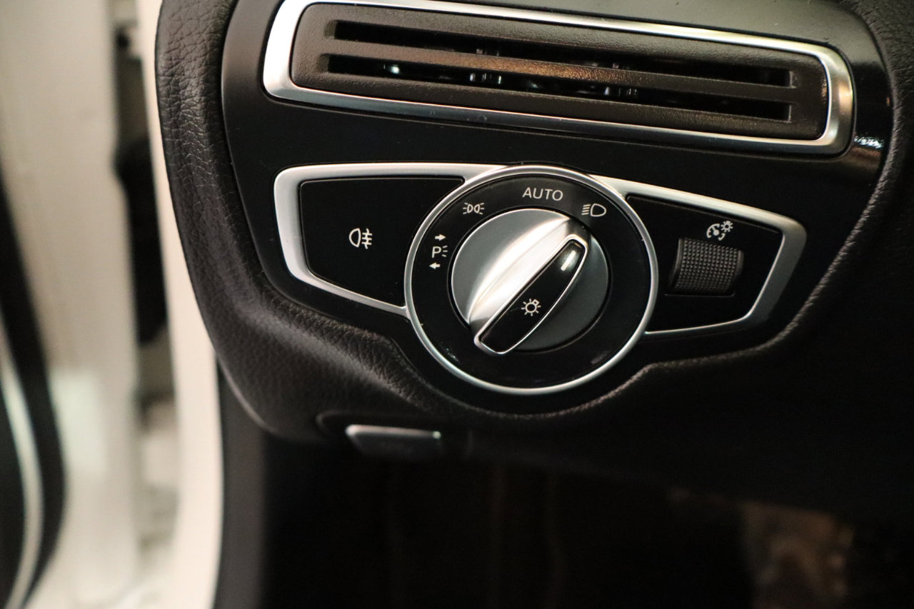 Used 2019 Mercedes-Benz C 300 4MATIC Sedan image 31