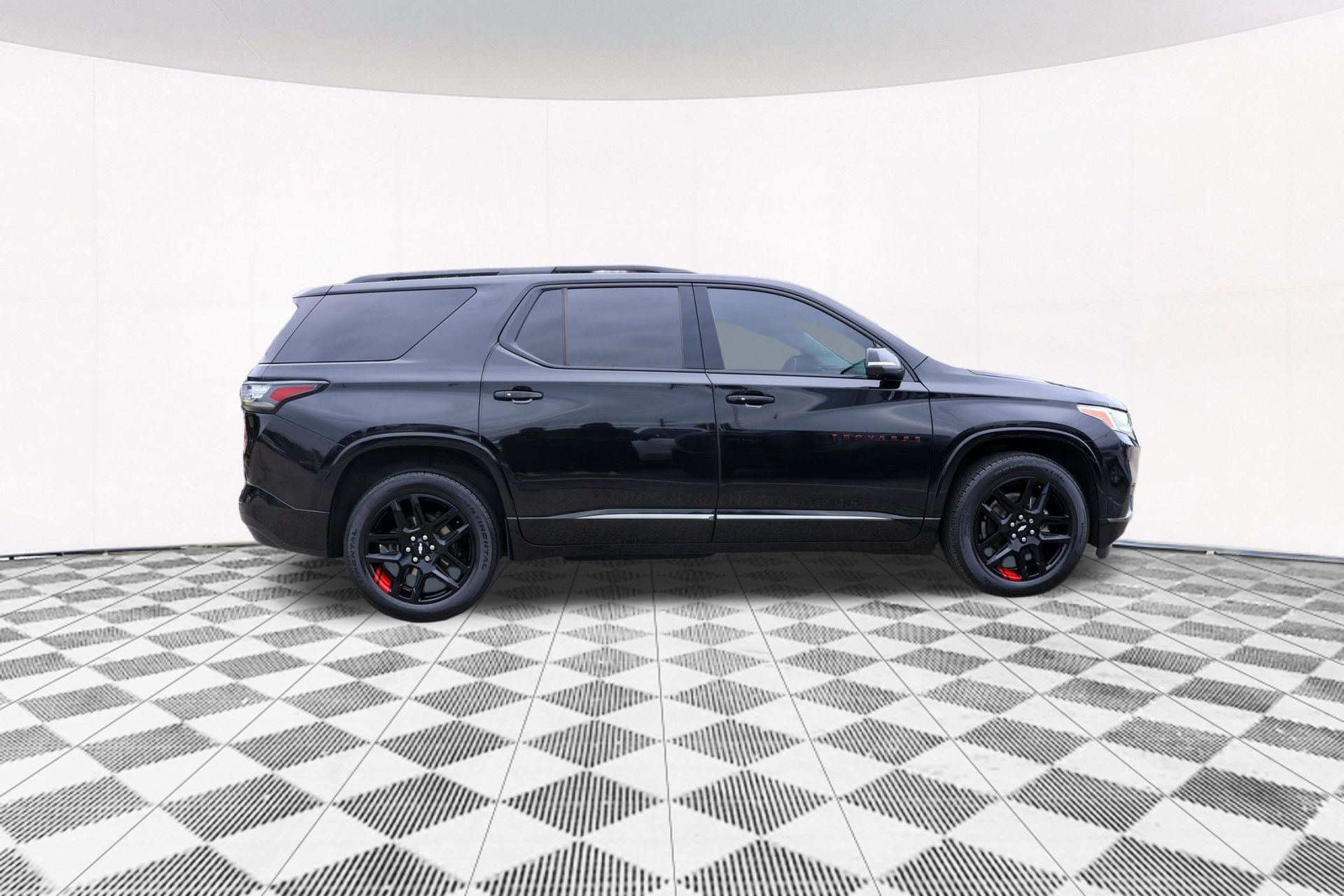 Used 2021 Chevrolet Traverse Premier w/ Redline Edition AWD/4WD image 16