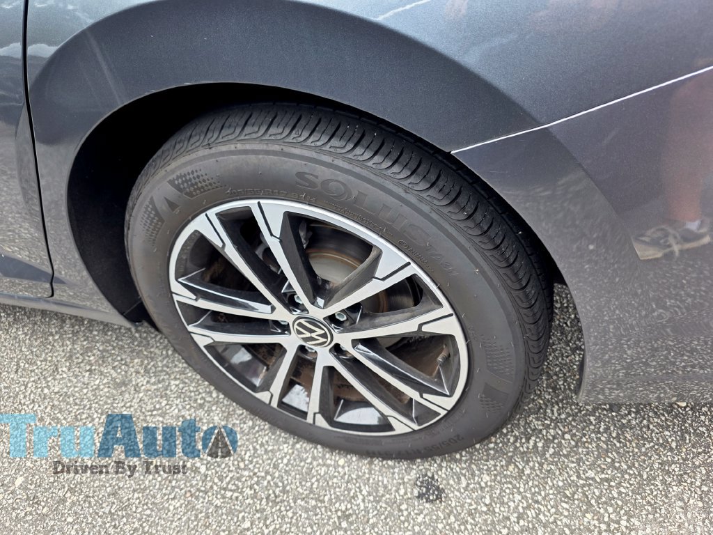 Used 2025 Volkswagen Jetta Sport FWD image 47