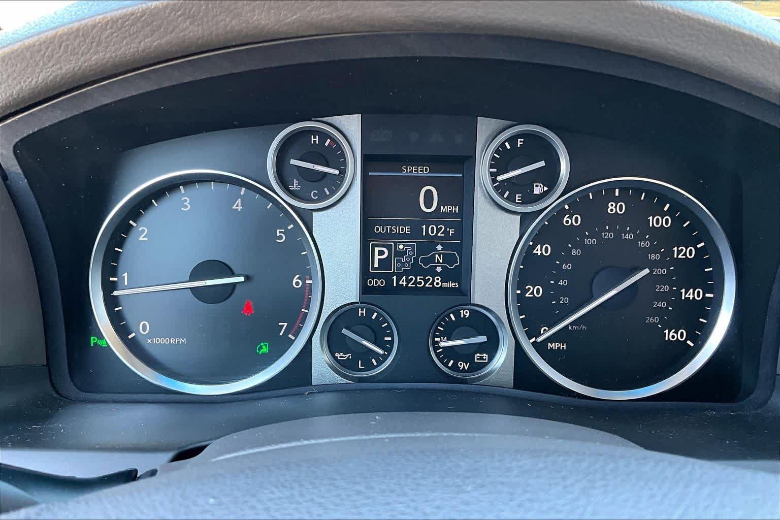 Used 2014 Lexus LX 570 4WD image 24