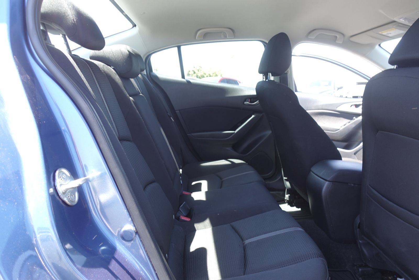 Used 2018 MAZDA MAZDA3 Sport w/ Preferred Equipment Package FWD image 14