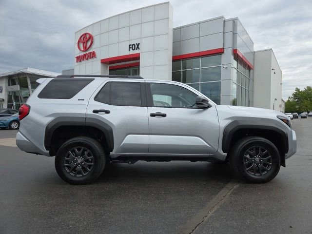 Used 2025 Toyota 4Runner SR5 AWD/4WD image 7