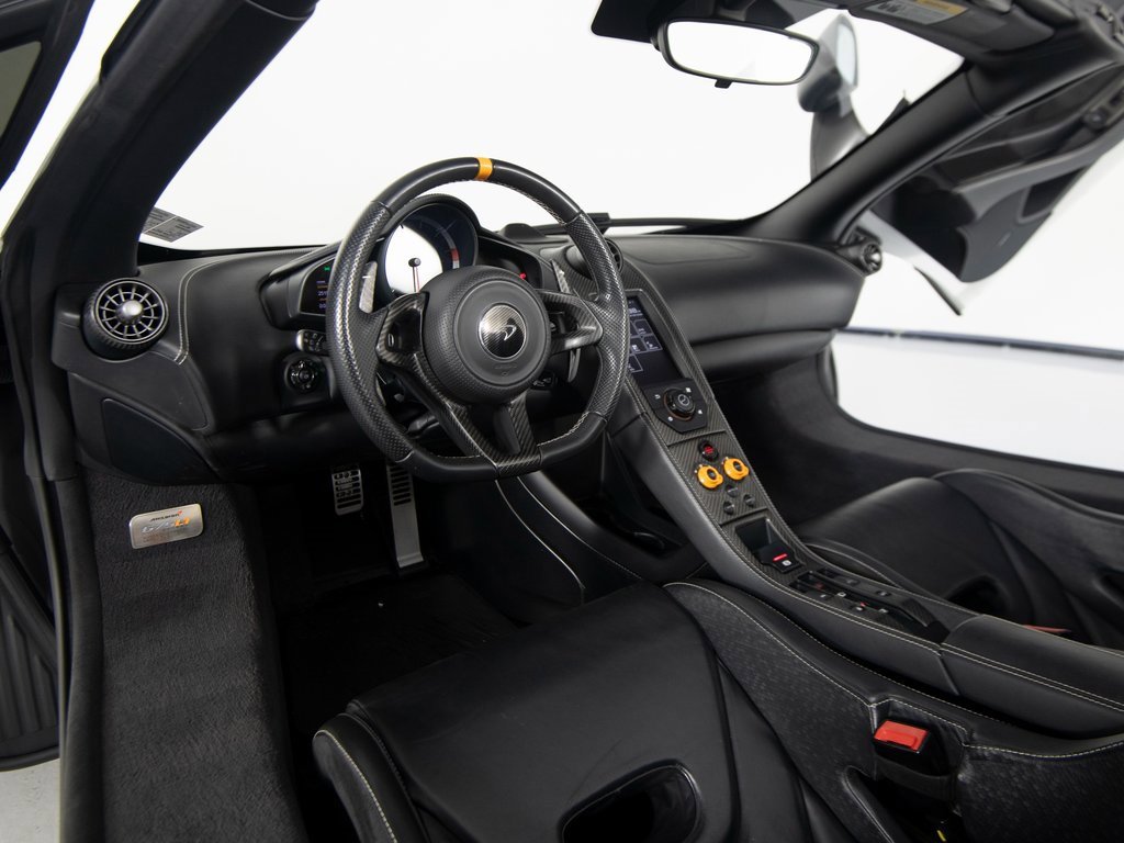 Used 2016 McLaren 675LT Spider image 15