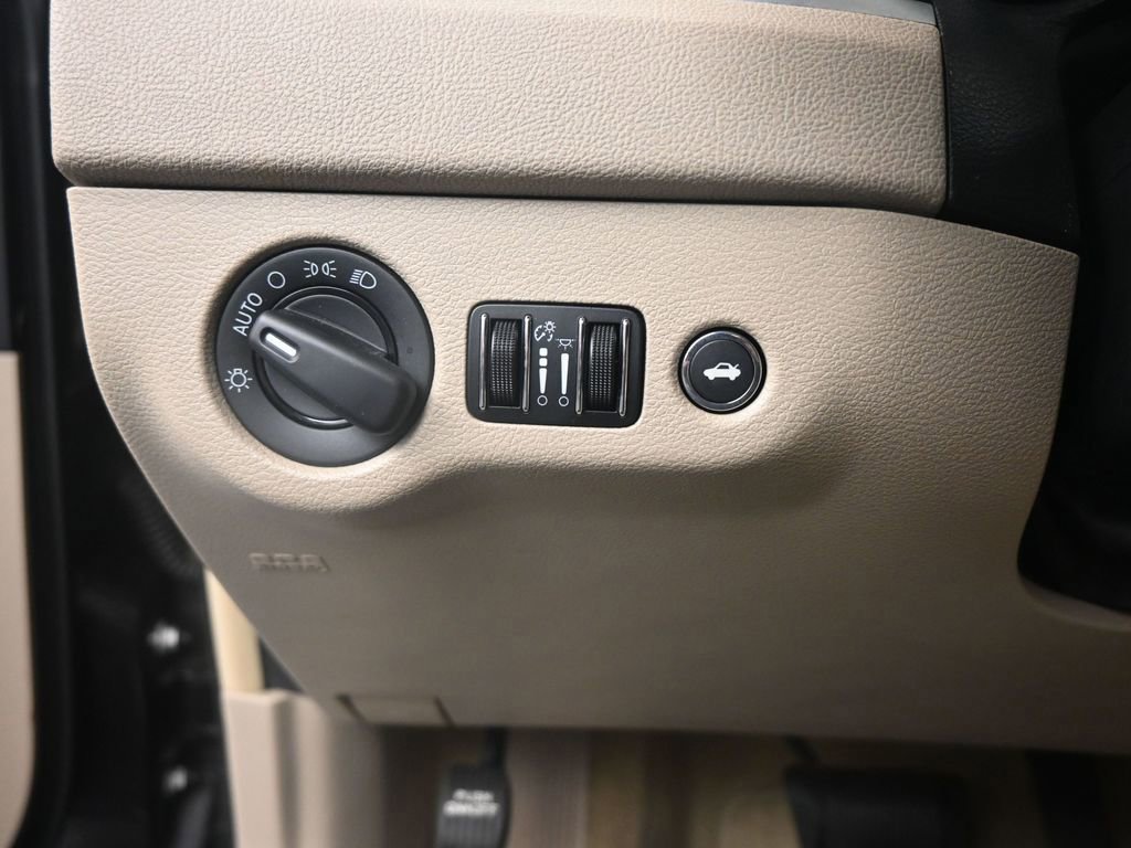 Used 2013 Chrysler 300 Base image 13