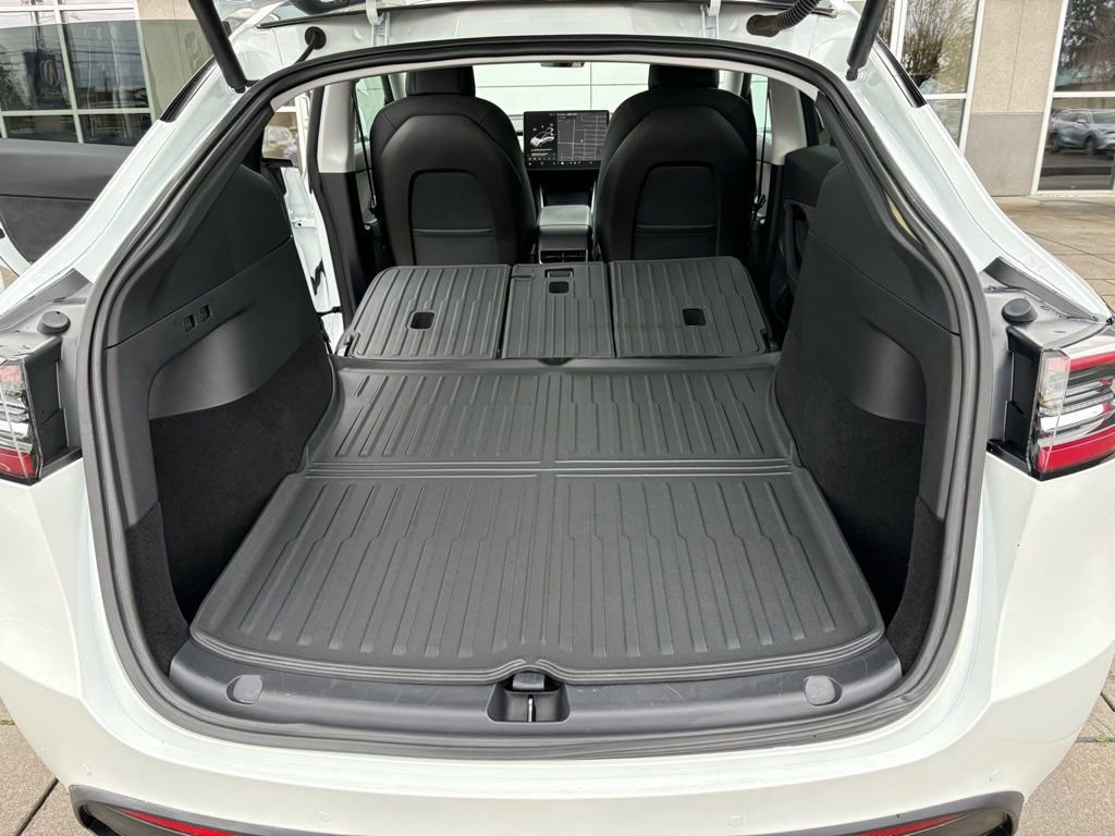 Used 2020 Tesla Model Y Long Range image 21