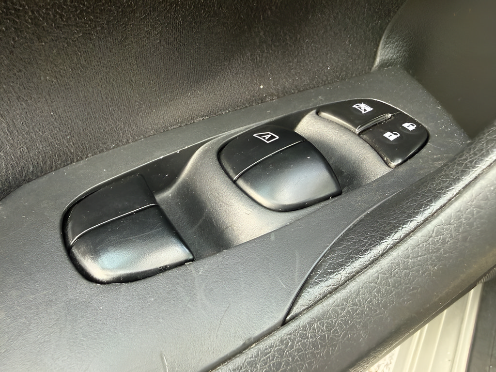 Used 2015 Nissan Altima 2.5 S w/ Power Driver Seat Package FWD image 24