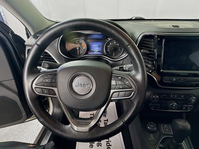 Used 2019 Jeep Cherokee Limited image 12