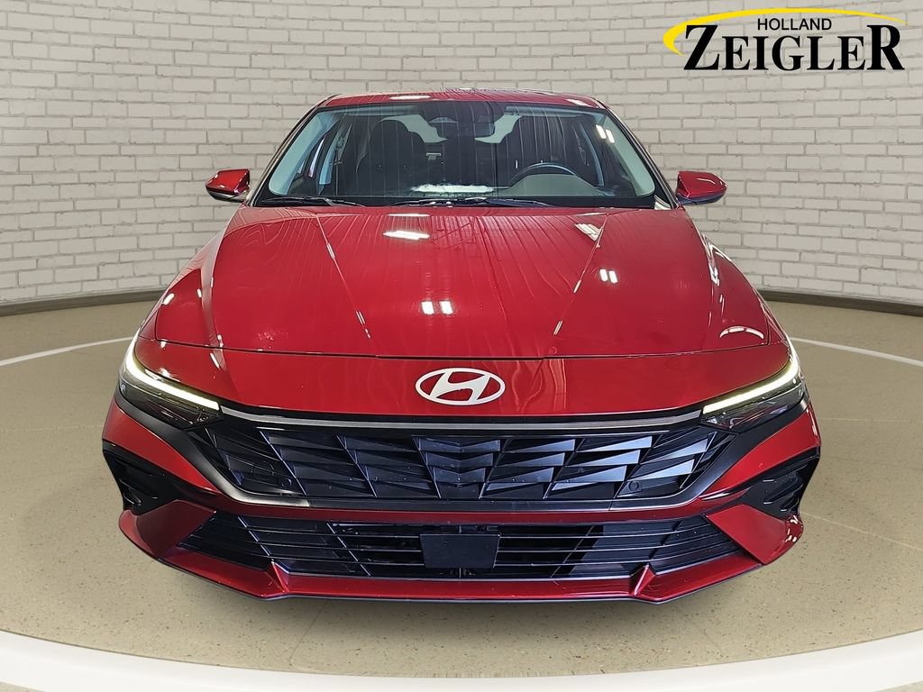 Certified 2025 Hyundai Elantra SEL FWD image 2