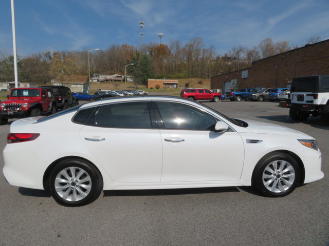 Used 2018 Kia Optima S w/ Panoramic Sunroof Package image 2