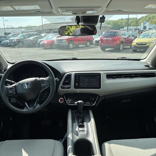 Used 2019 Honda HR-V EX image 24