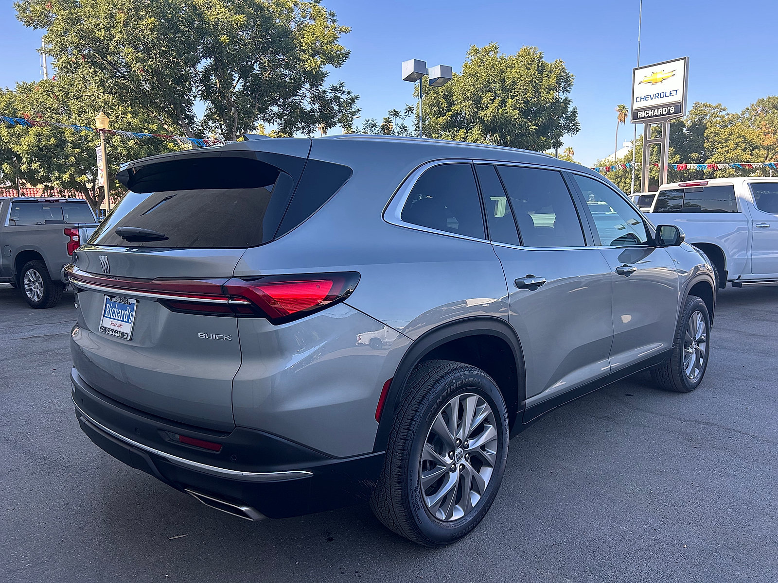 Used 2026 Buick Enclave Preferred FWD image 3