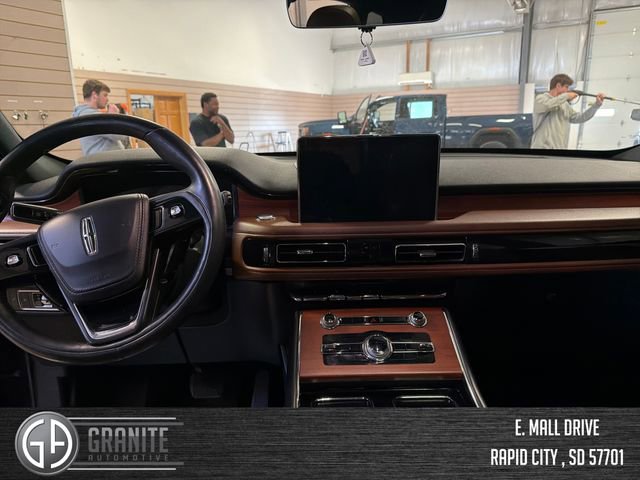Used 2020 Lincoln Aviator Reserve w/ Equipment Group 202A AWD/4WD image 12