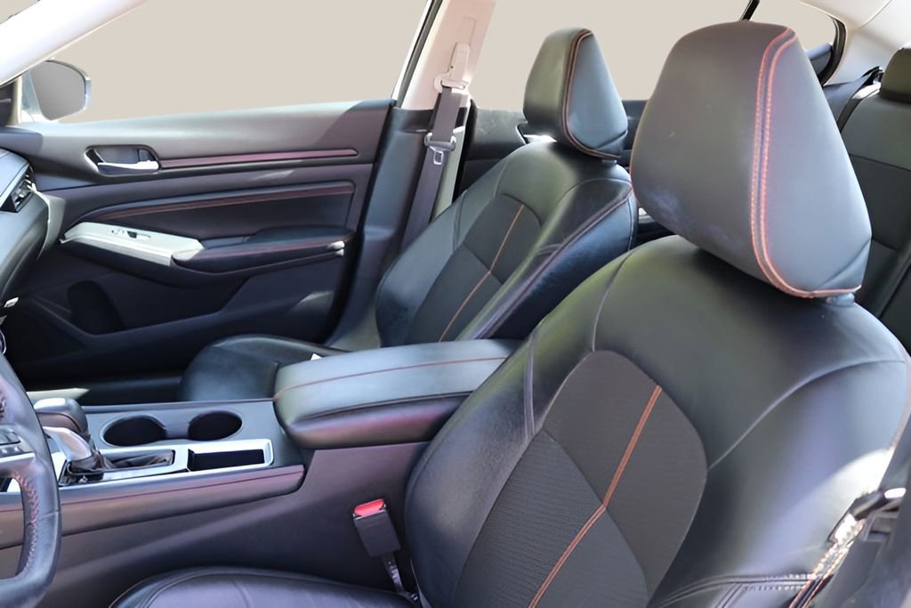Used 2020 Nissan Altima 2.5 SR FWD image 11