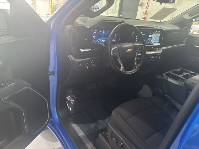 Used 2025 Chevrolet Silverado 1500 LT image 38