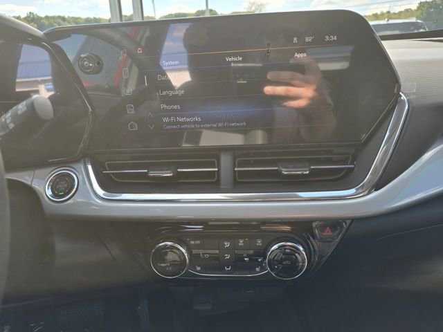 New 2026 Chevrolet Trax LT w/ Sunroof Package image 21