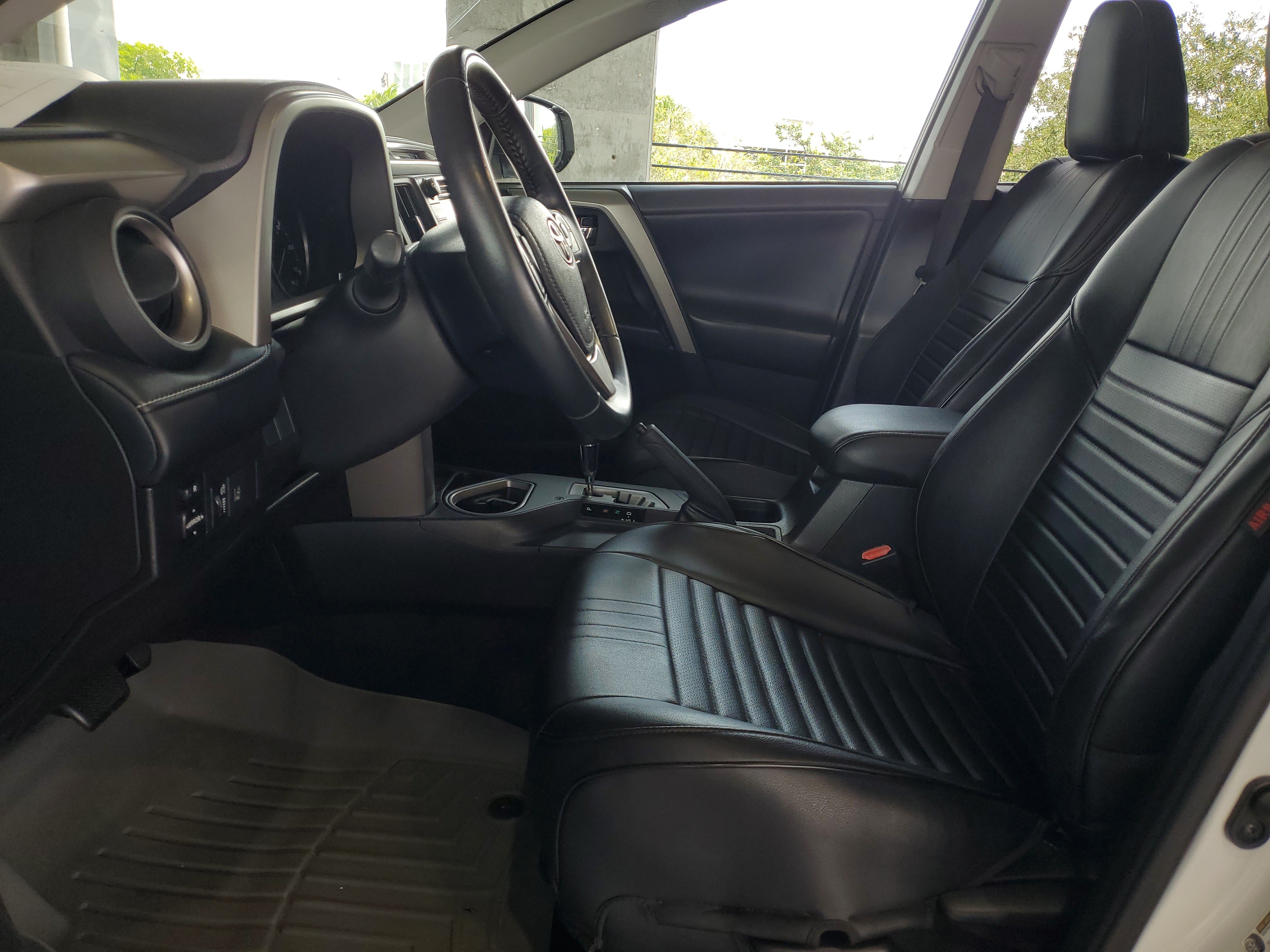 Used 2018 Toyota RAV4 XLE w/ Plus Extra Value Package FWD image 17