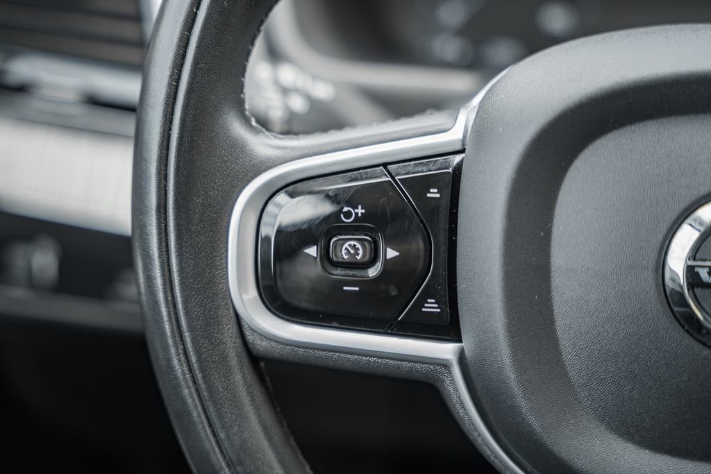 Used 2022 Volvo XC90 T6 Inscription w/ Climate Package image 24