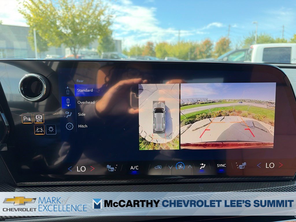 New 2027 Chevrolet Traverse Z71 w/ Enhanced Driving Package AWD/4WD image 16