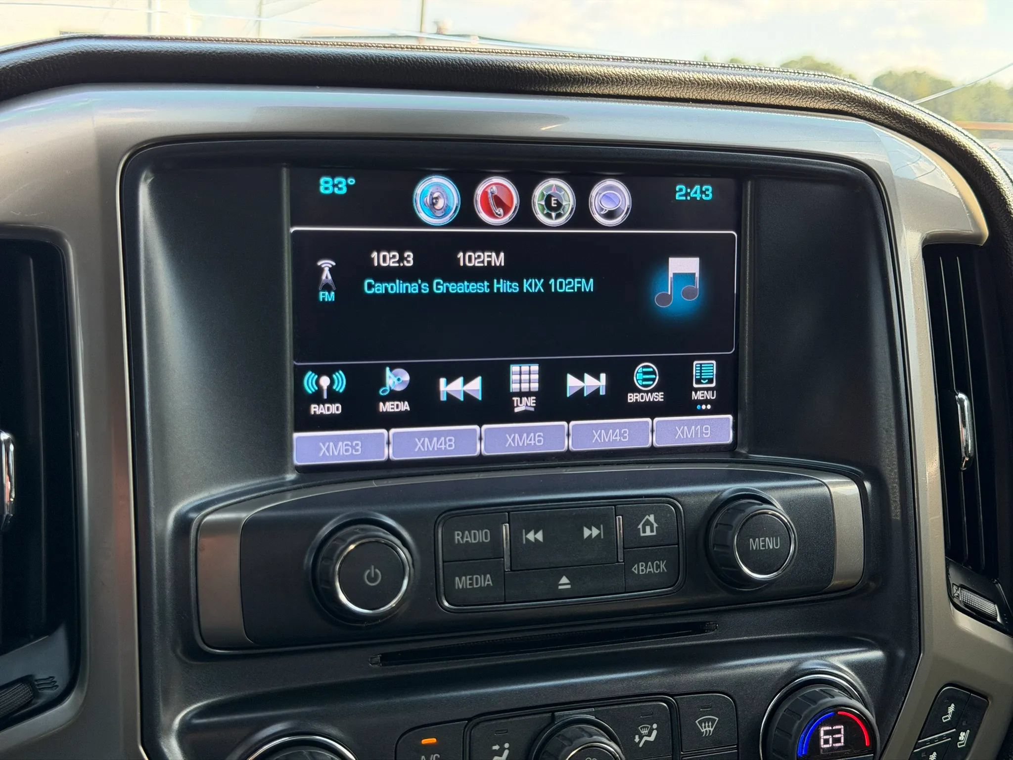 Used 2017 Chevrolet Silverado 2500 High Country w/ Duramax Plus Package AWD/4WD image 30