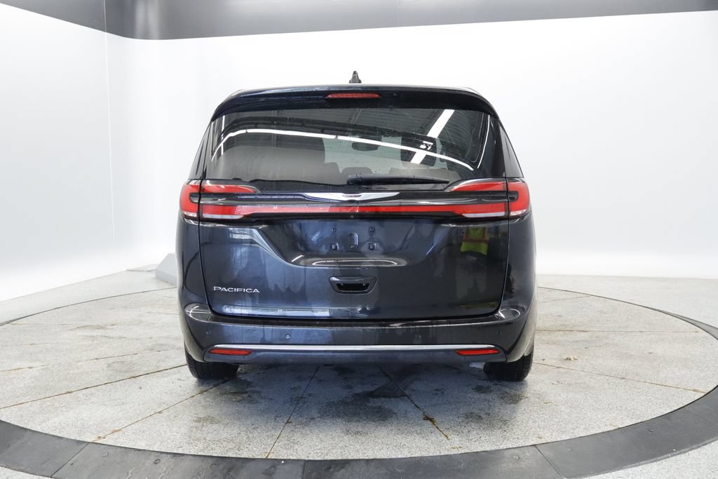 Certified 2023 Chrysler Pacifica Touring-L FWD image 4