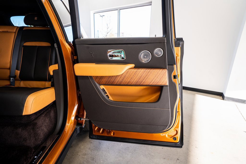Used 2023 Rolls-Royce Cullinan w/ Cullinan Package image 58
