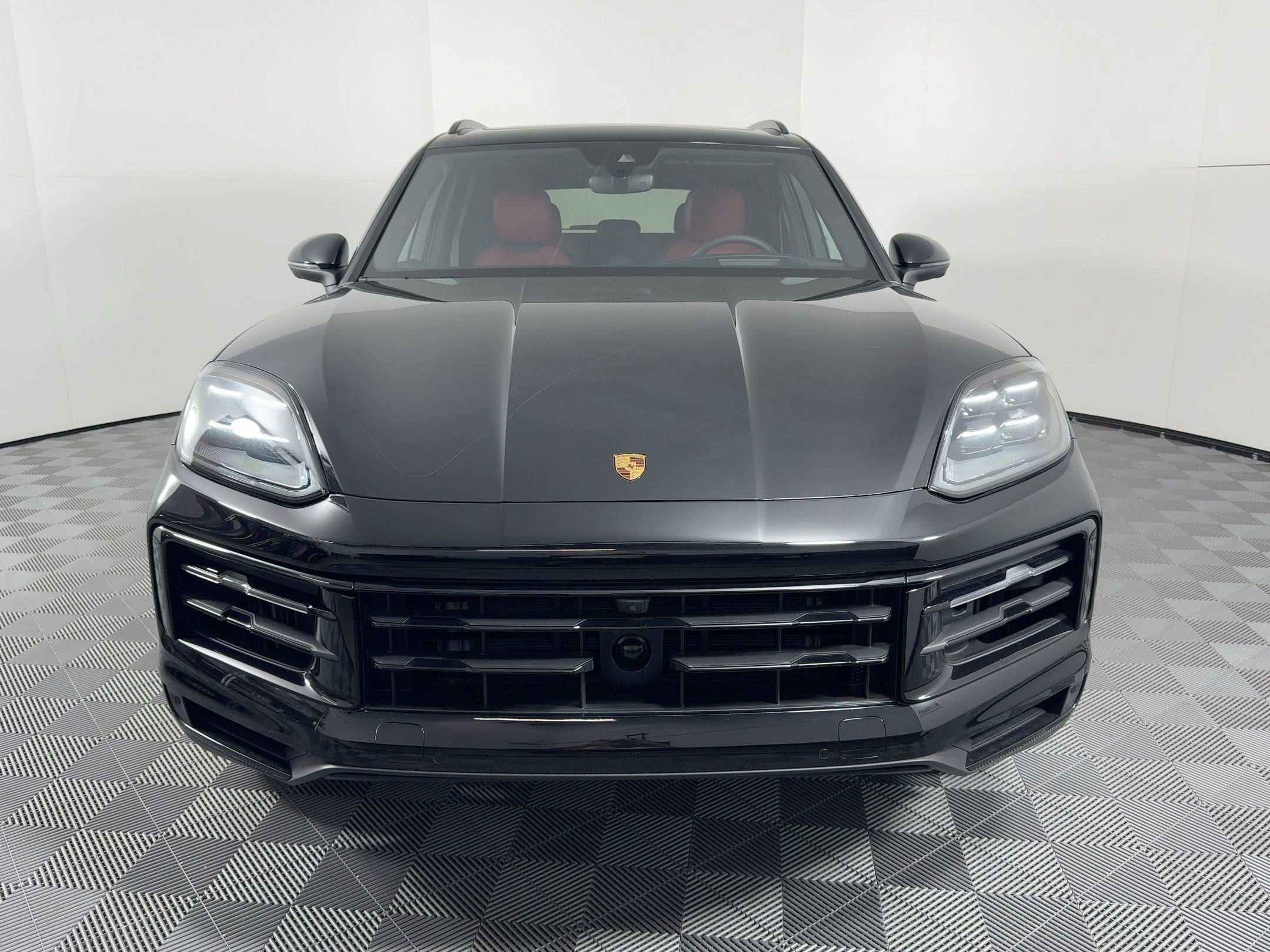 Certified 2025 Porsche Cayenne E-Hybrid AWD/4WD image 6