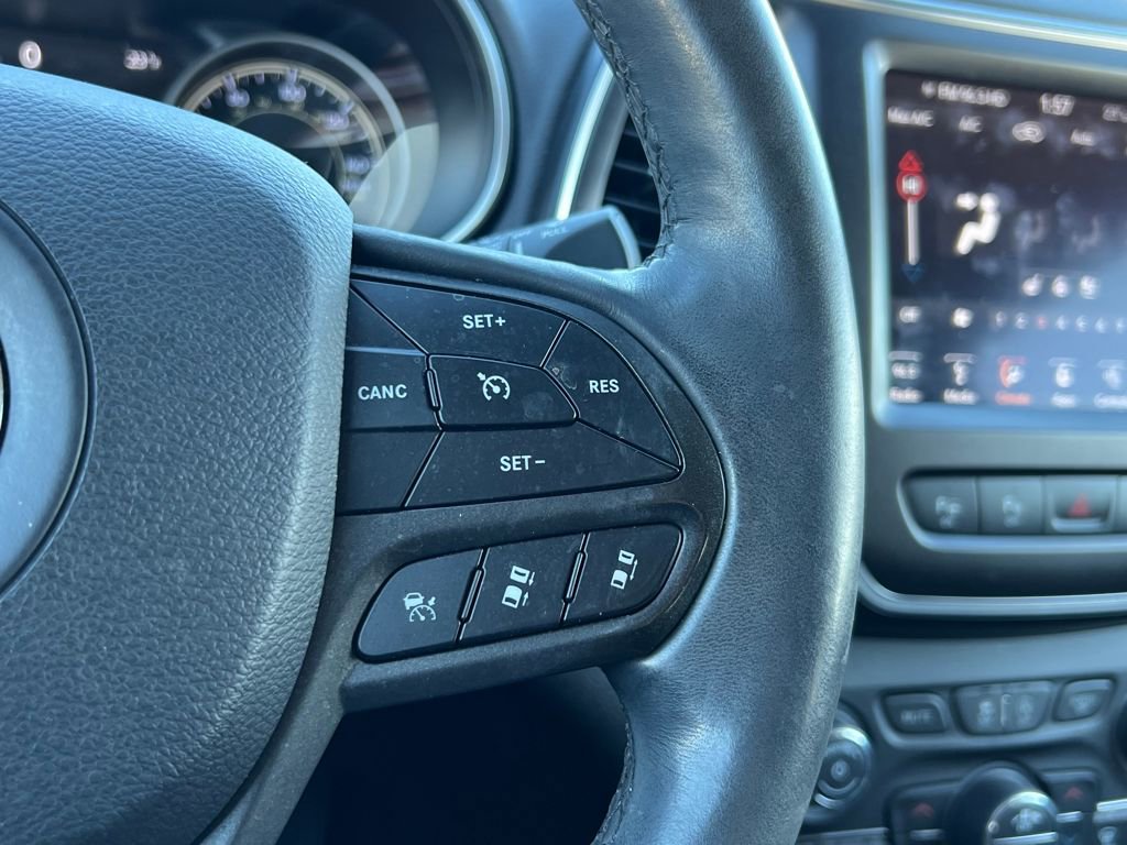 Used 2019 Jeep Cherokee Trailhawk image 19