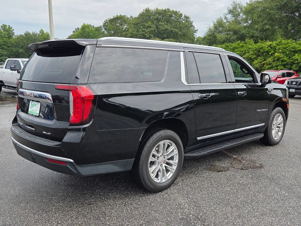 Used 2022 GMC Yukon XL SLT w/ SLT Premium Package AWD/4WD image 11