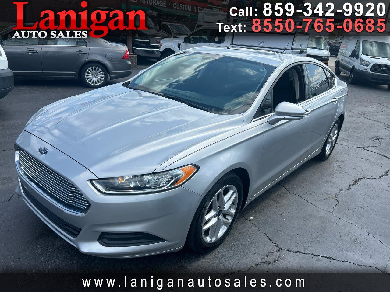Used 2016 Ford Fusion SE FWD image 1