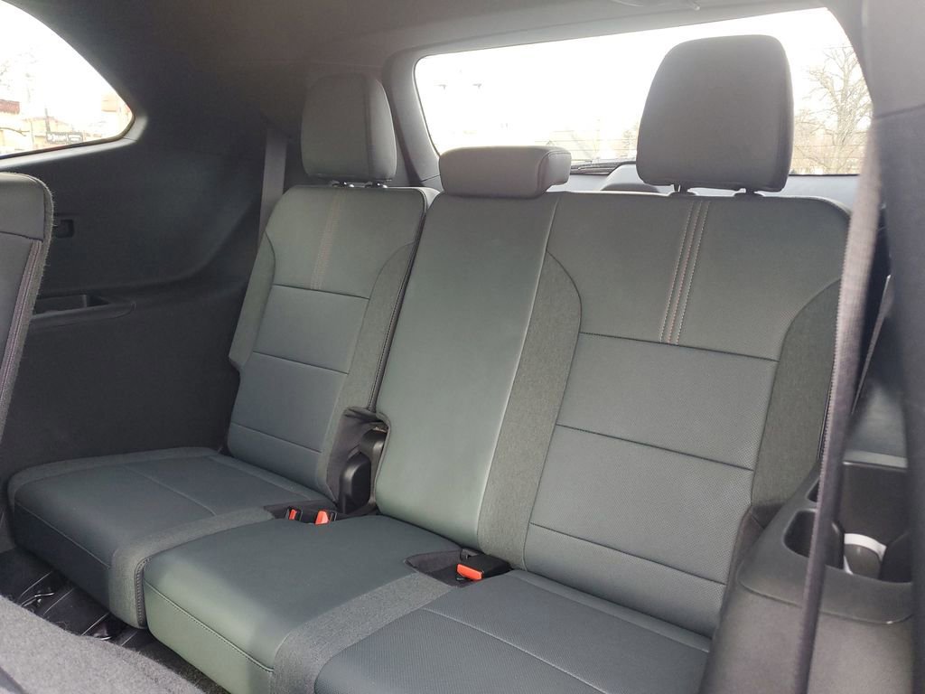 Used 2024 GMC Acadia AT4 image 9