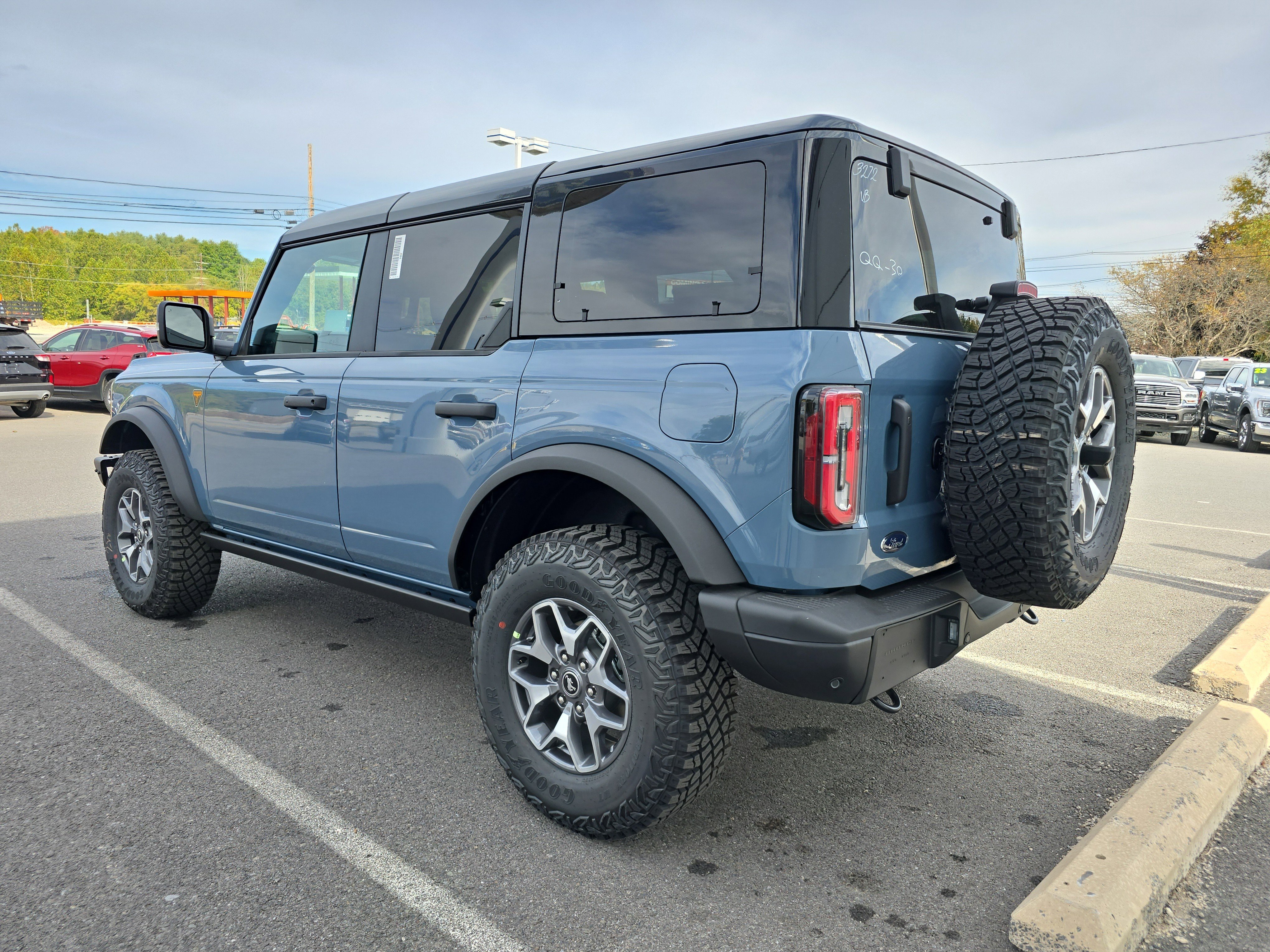 New 2025 Ford Bronco Badlands image 6