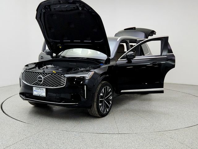 New 2026 Volvo XC90 T8 Plus w/ Protection Package Premier image 9