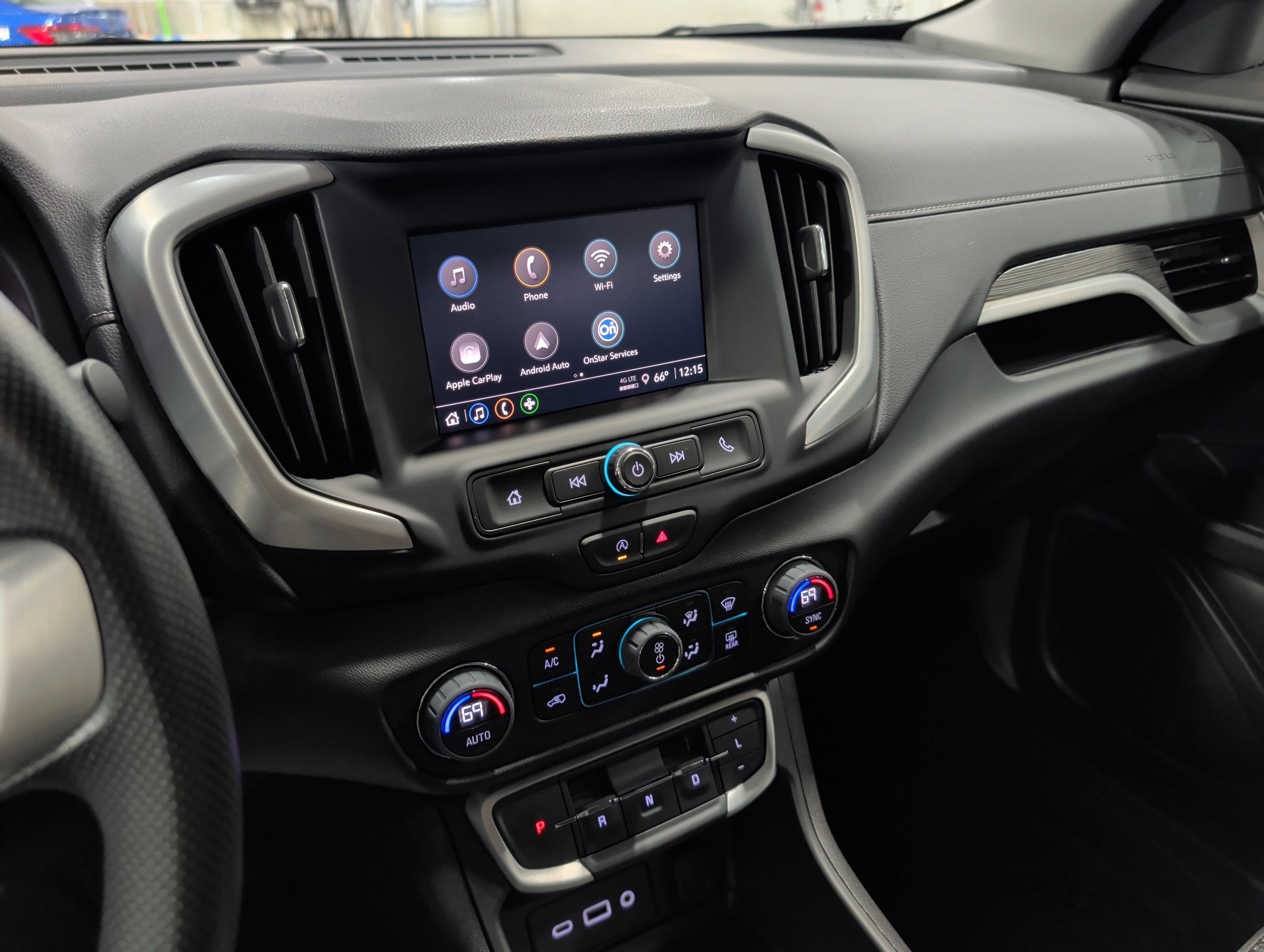 Used 2024 GMC Terrain SLE w/ Driver Convenience Package AWD/4WD image 10