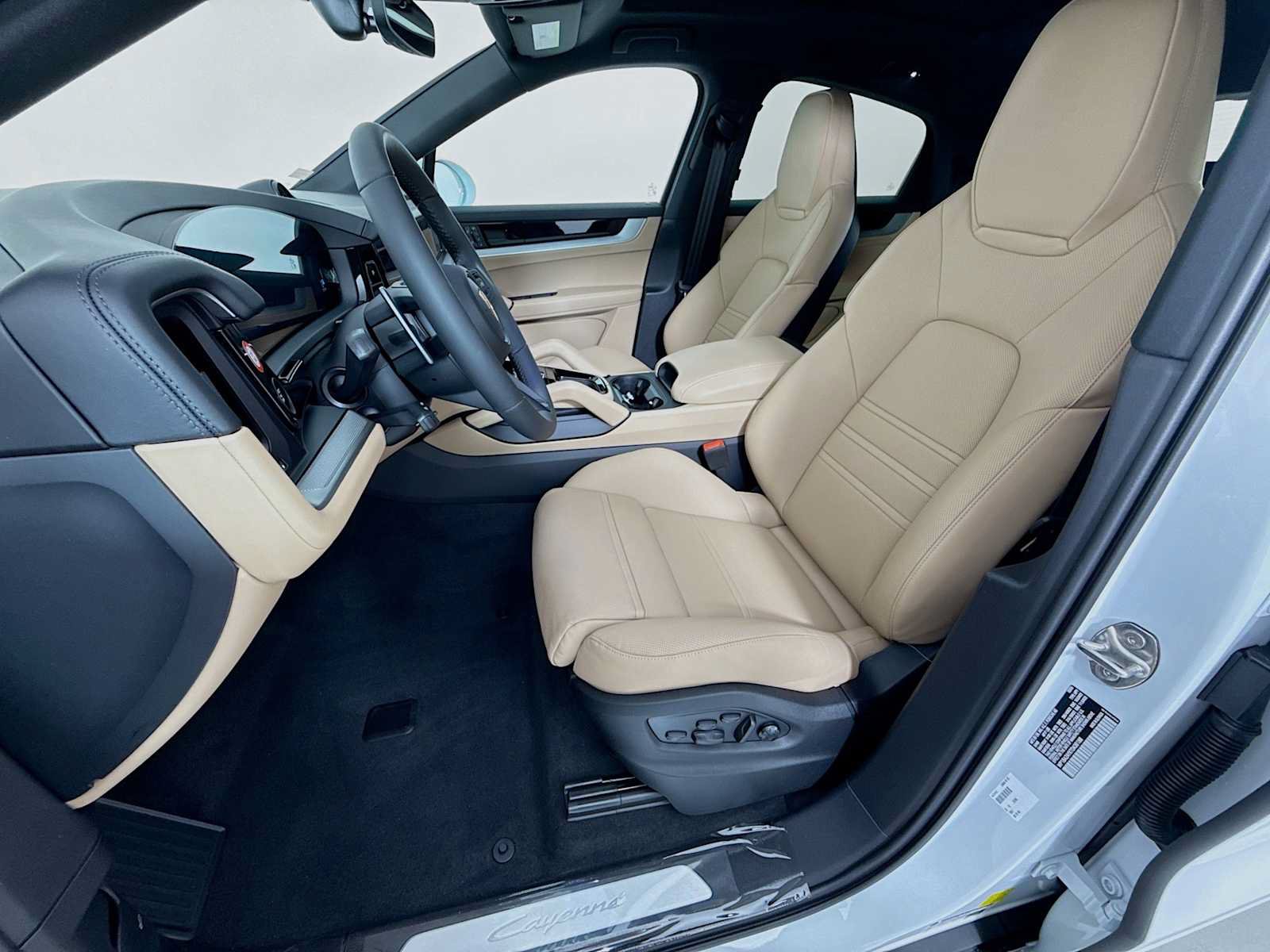 New 2026 Porsche Cayenne Coupe AWD/4WD image 5
