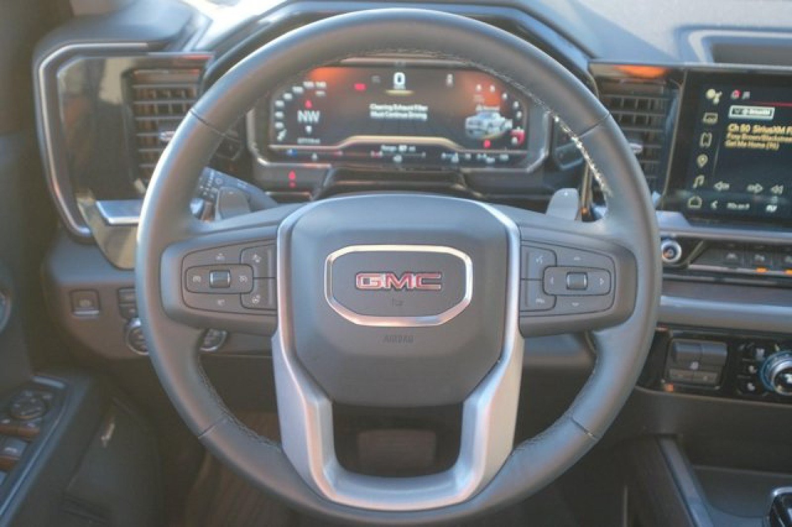 Used 2023 GMC Sierra 1500 SLT w/ SLT Premium Plus Package AWD/4WD image 18