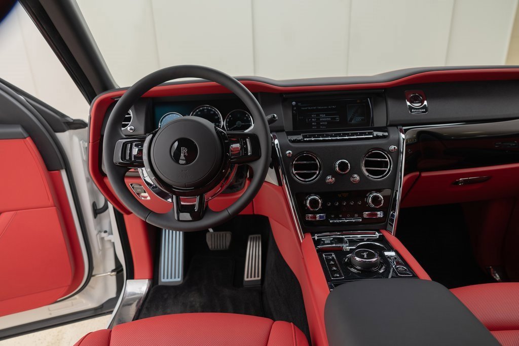 Used 2023 Rolls-Royce Cullinan image 28