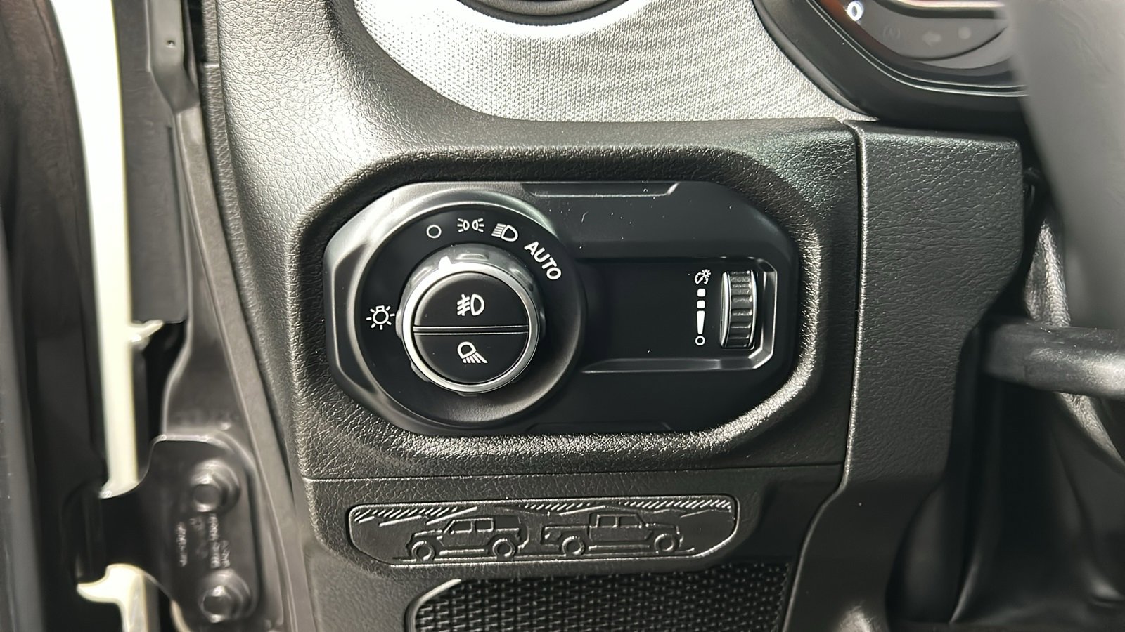 Used 2024 Jeep Gladiator Willys image 30