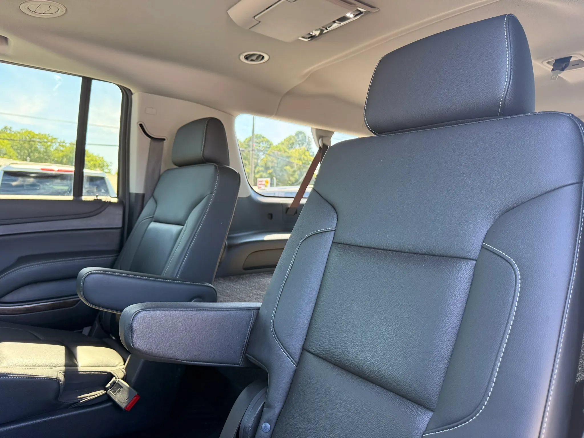Used 2020 Chevrolet Suburban LT AWD/4WD image 23