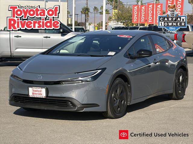 Certified 2025 Toyota Prius LE FWD image 1
