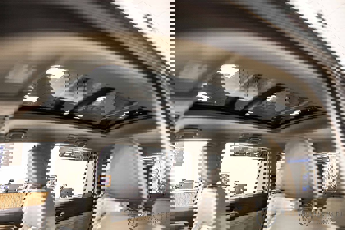 Used 2019 Volkswagen Atlas SEL Premium image 18