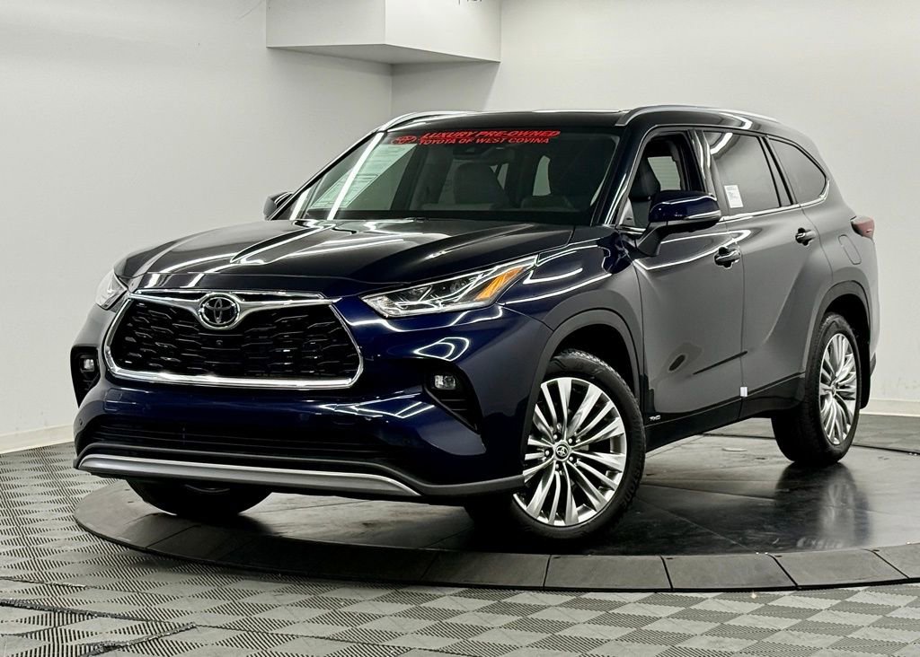Used 2026 Toyota Highlander Platinum image 2