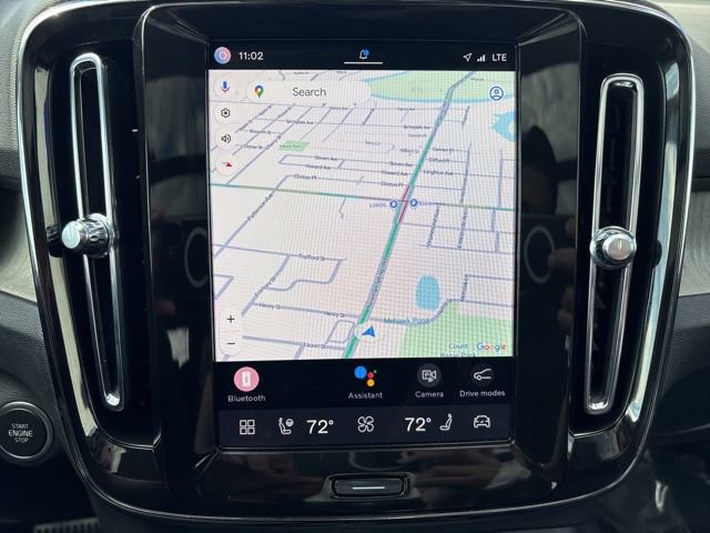 Used 2025 Volvo XC40 B5 Core image 25