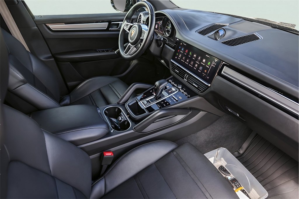Used 2022 Porsche Cayenne Platinum Edition image 33