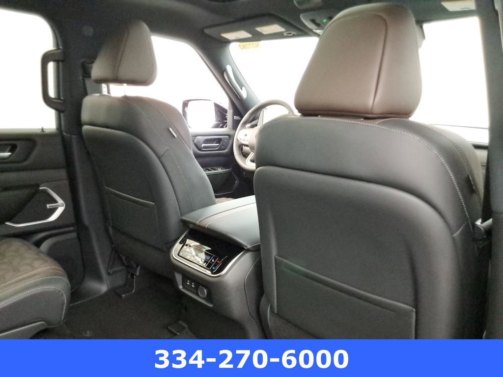 New 2025 Nissan Armada Platinum Reserve image 25