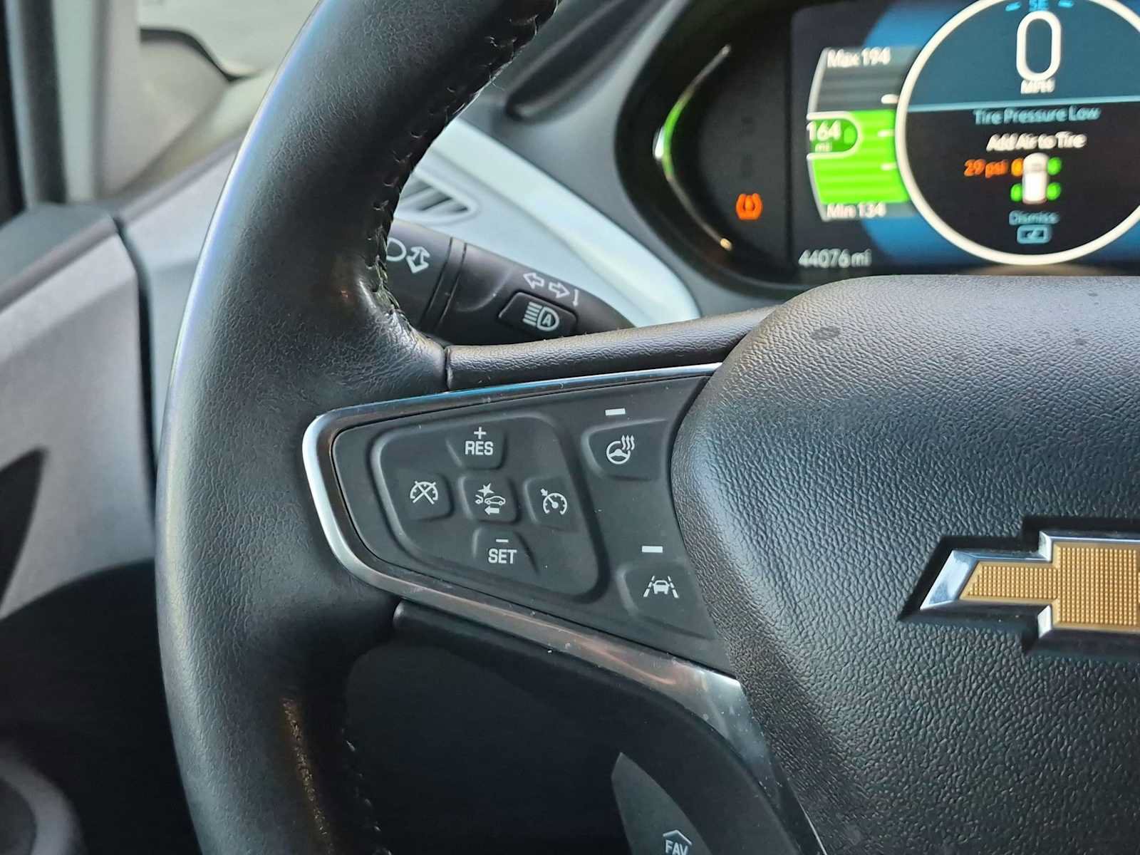 Used 2019 Chevrolet Bolt Premier w/ Infotainment Package FWD image 24