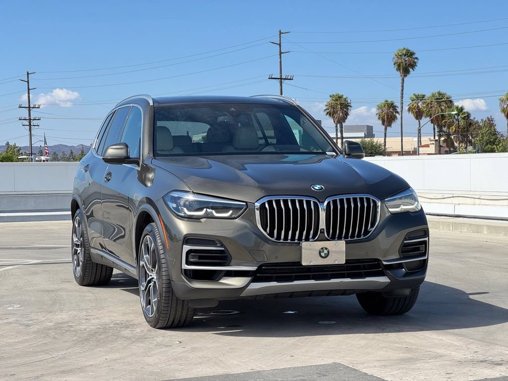 Used 2022 BMW X5 sDrive40i w/ Premium Package RWD image 4