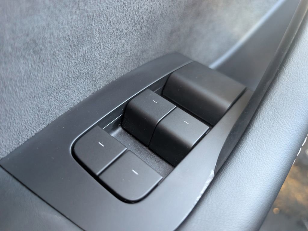 Used 2023 Tesla Model Y Long Range image 29