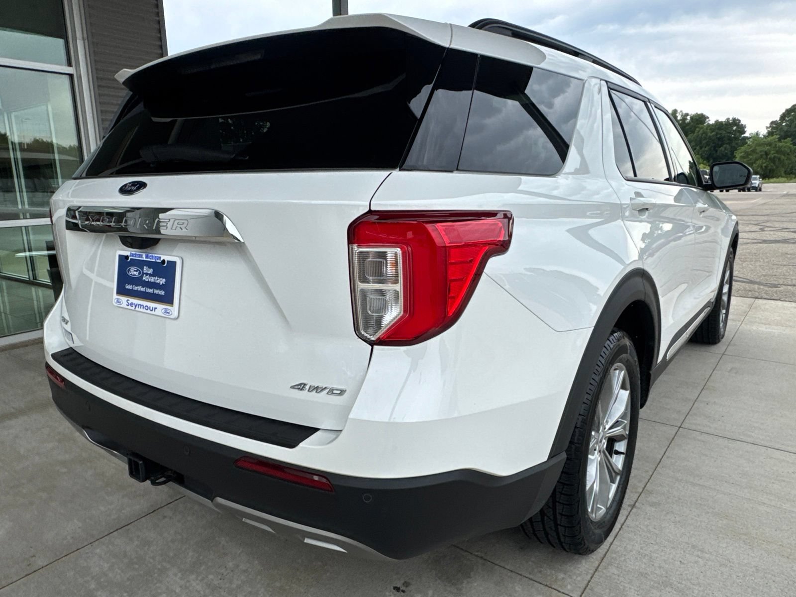Certified 2023 Ford Explorer XLT w/ Equipment Group 202A AWD/4WD image 8