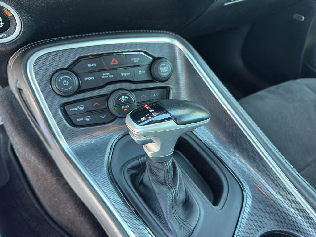 Used 2017 Dodge Challenger GT w/ Technology Group image 15