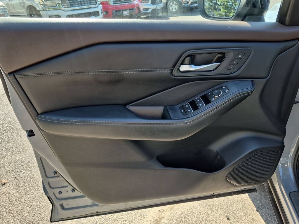 Used 2023 Nissan Rogue SL w/ SL Premium Package AWD/4WD image 11